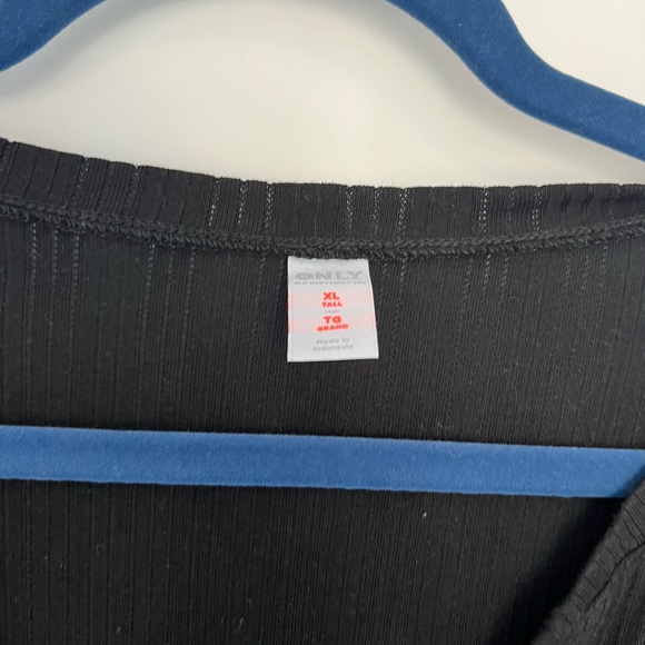 Old Navy Black Pointelle Knit Pajama Top for Women - Picture 4 of 8